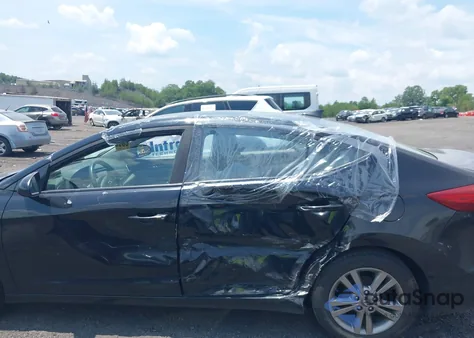 2017 Hyundai Elantra Se z USA, uszkodzony, nr VIN KMHD84LF5HU206352